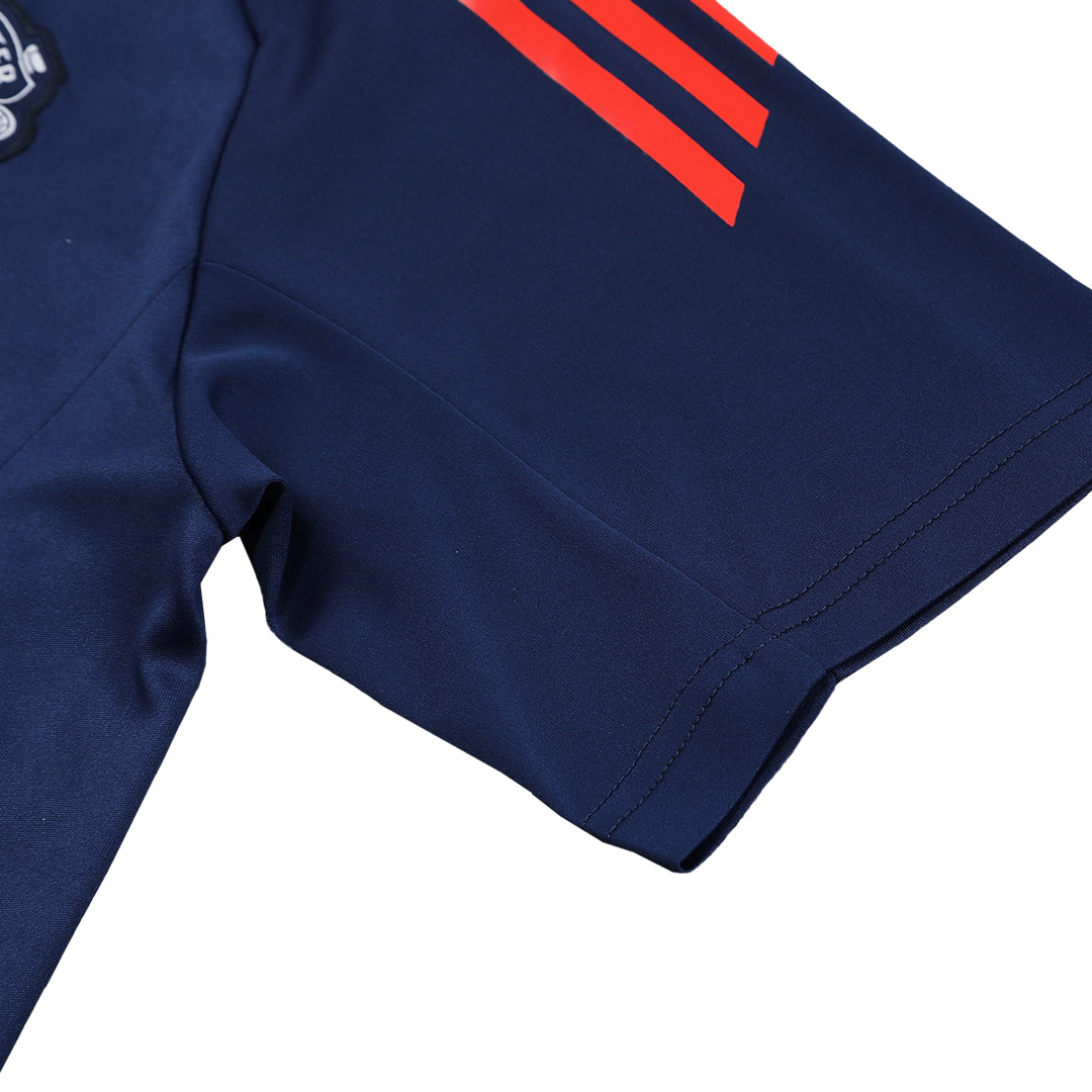 Manchester United Pre-Match Soccer Jersey 2024/25 - Image 5
