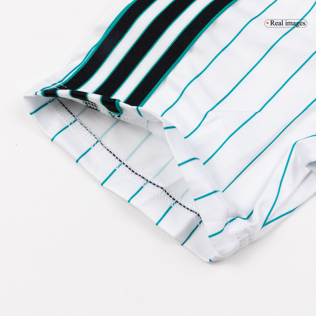Liverpool Soccer Jersey 2025/26 - Image 8