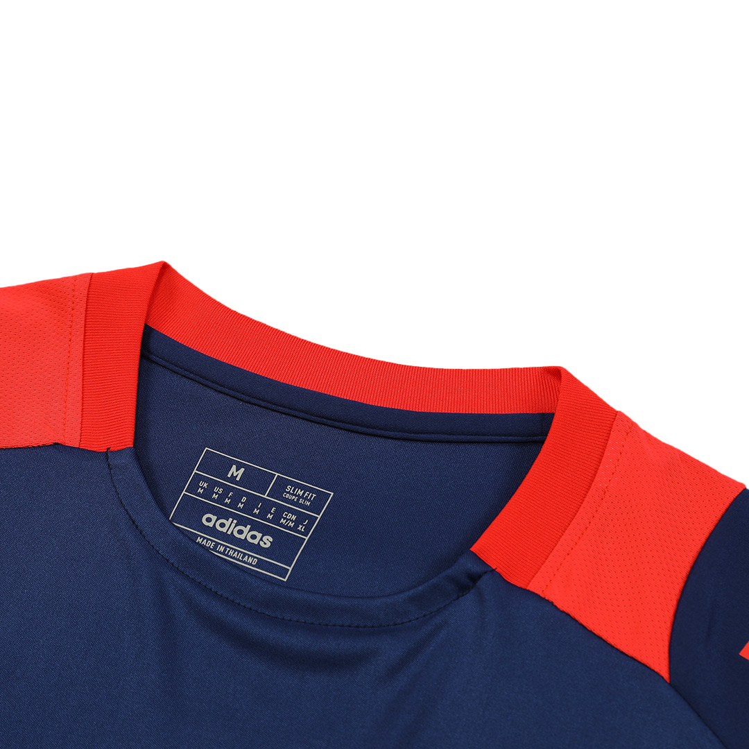 Manchester United Pre-Match Soccer Jersey 2024/25 - Image 4
