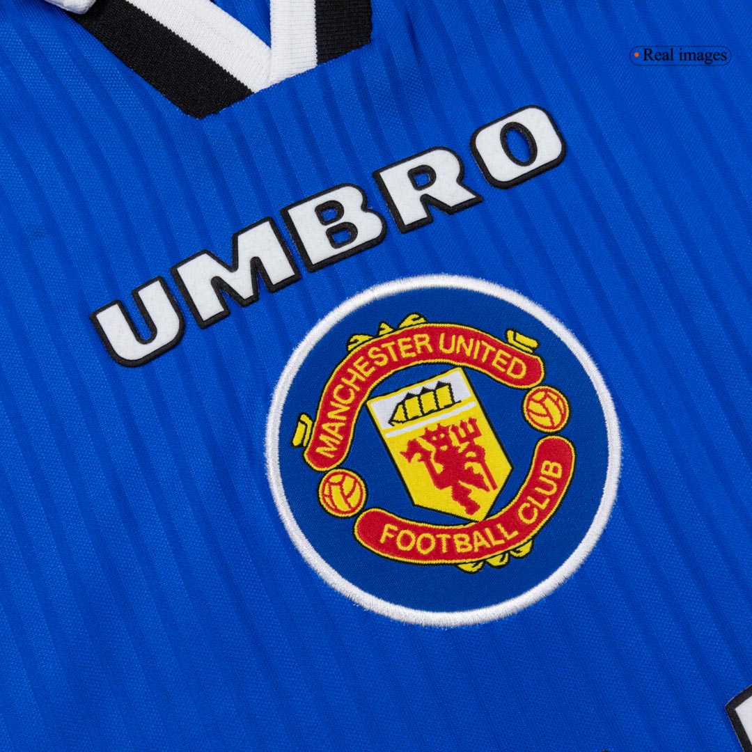Retro 1996/97 Manchester United Third Away Soccer Jersey - Image 4